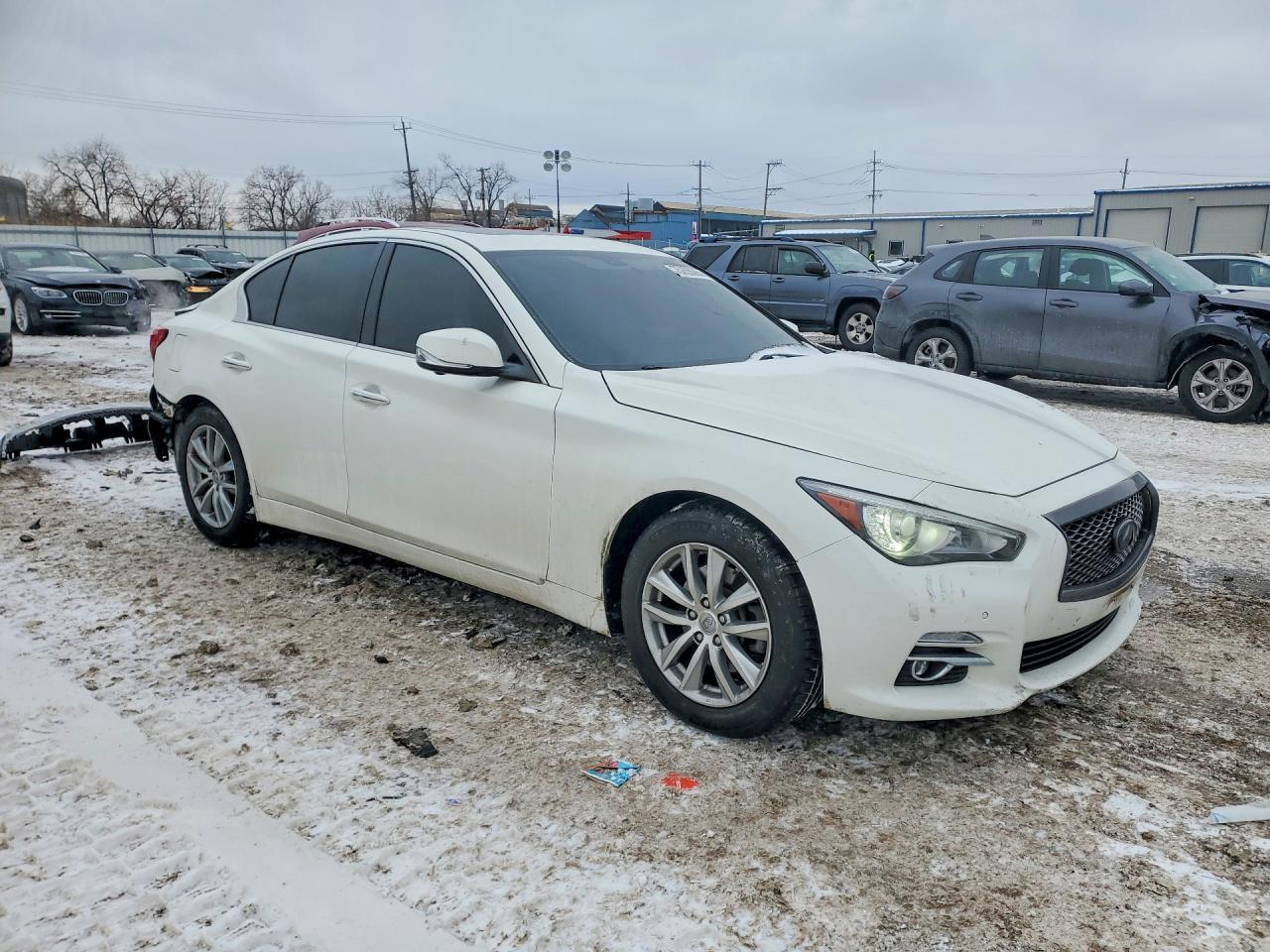 2015 Infiniti Q50 Premium - Image 4