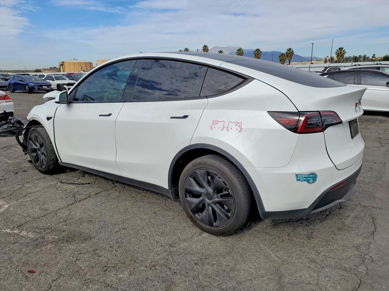2025 Tesla Model Y - Image 2
