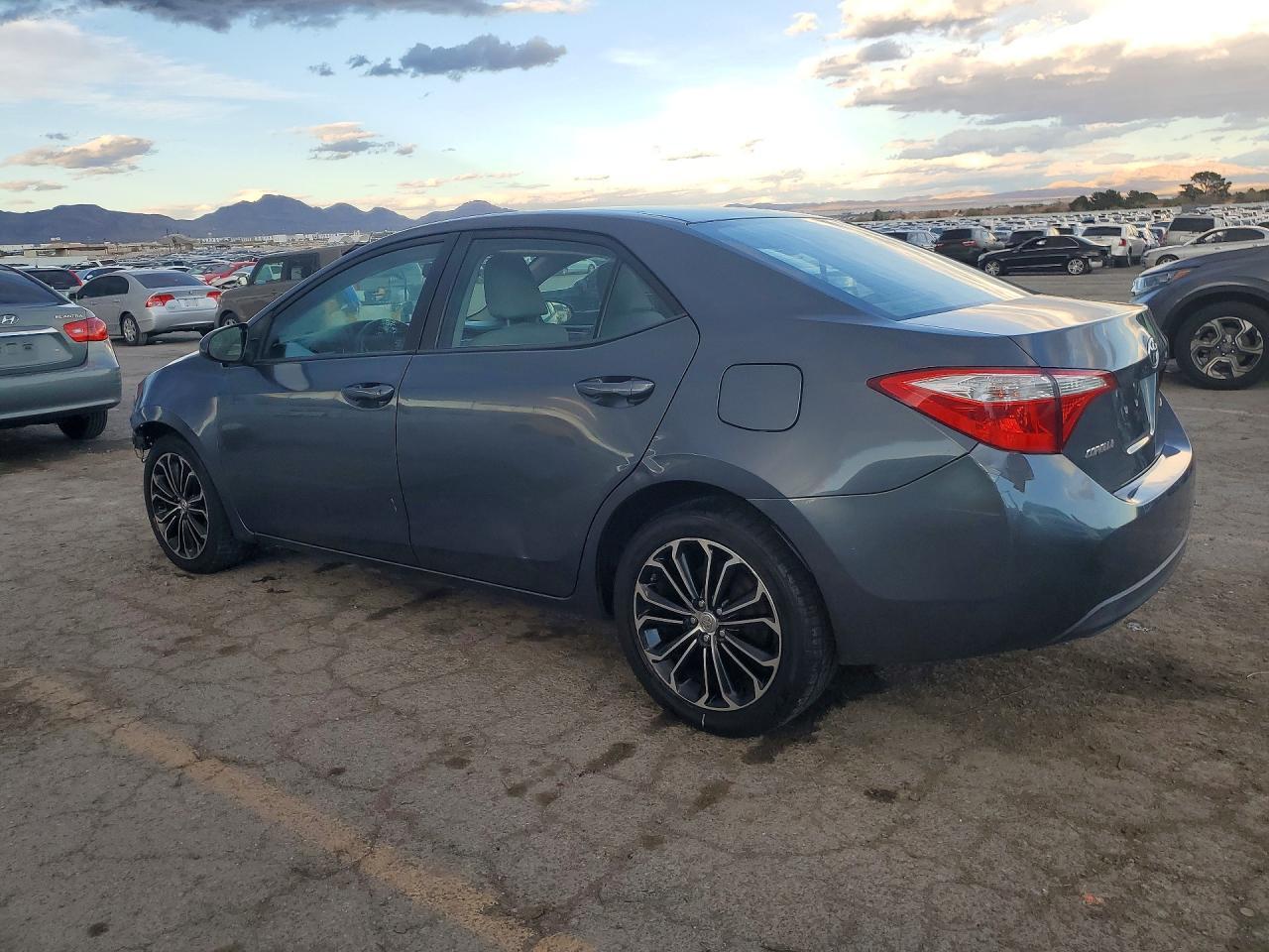 2014 Toyota Corolla Le - Image 2