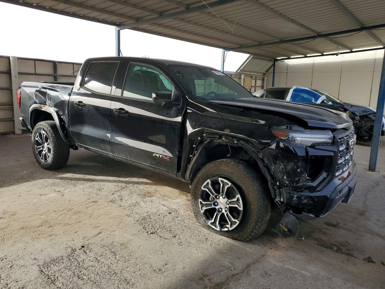 2025 GMC Canyon At4 - Image 4