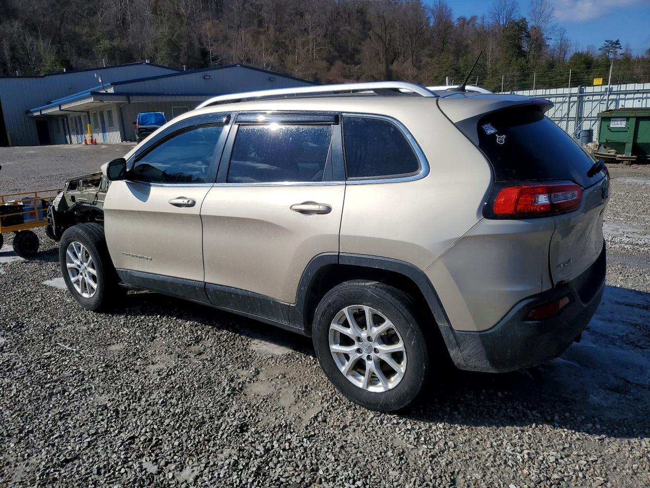 2015 Jeep Cherokee Latitude - Image 2