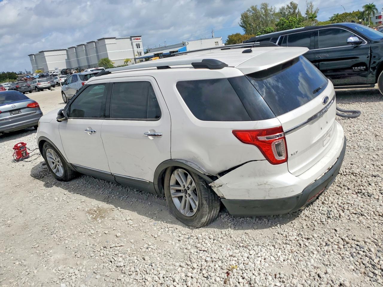 2013 Ford Explorer Xlt - Image 2