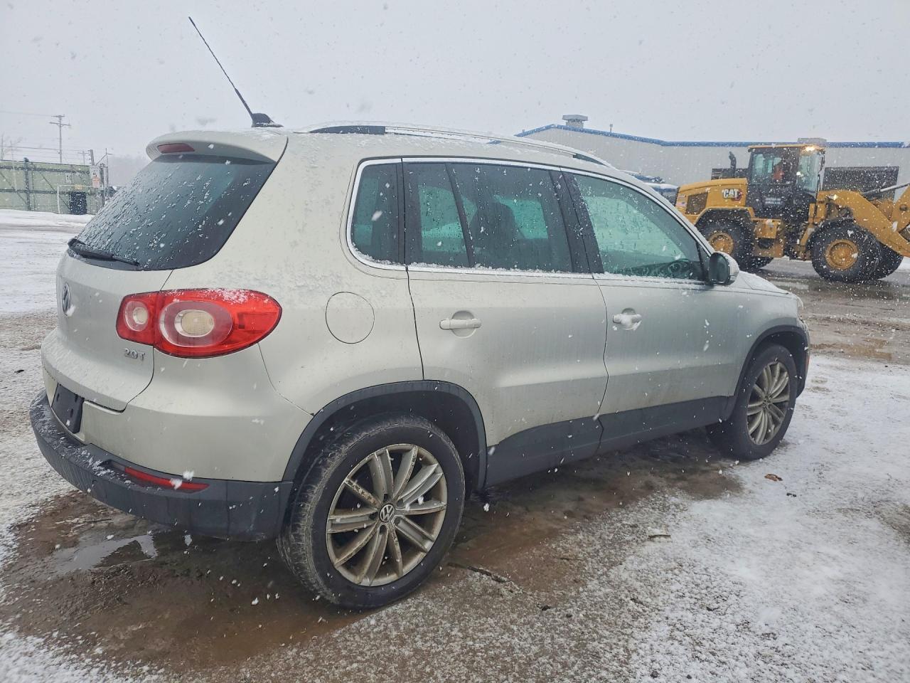 2011 Volkswagen Tiguan S - Фото 3