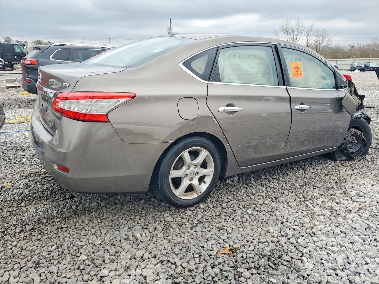 2015 Nissan Sentra - Фото 3
