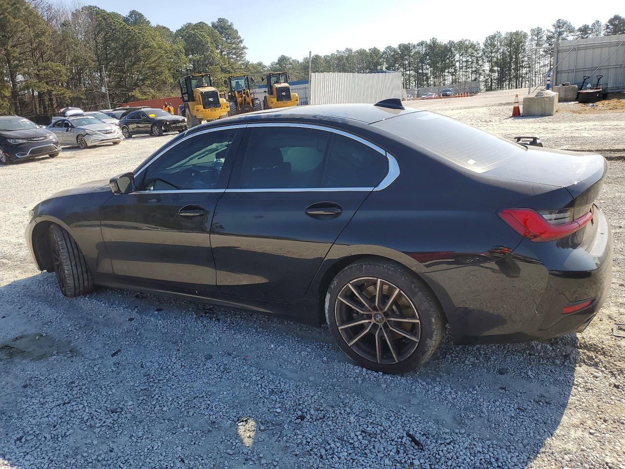 2021 BMW 330I - Фото 2