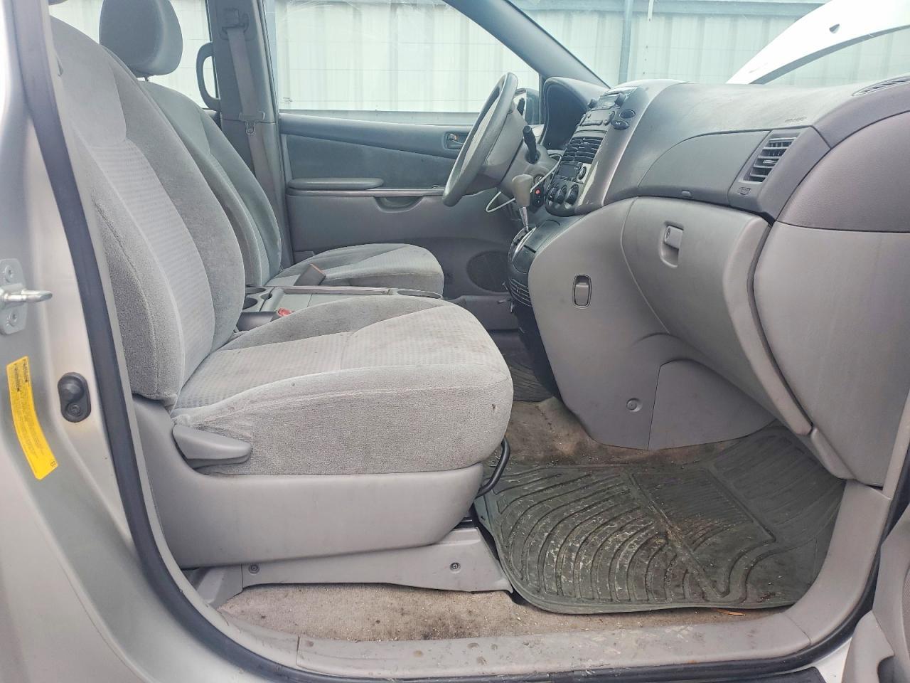 2009 Toyota Sienna Ce - Фото 7