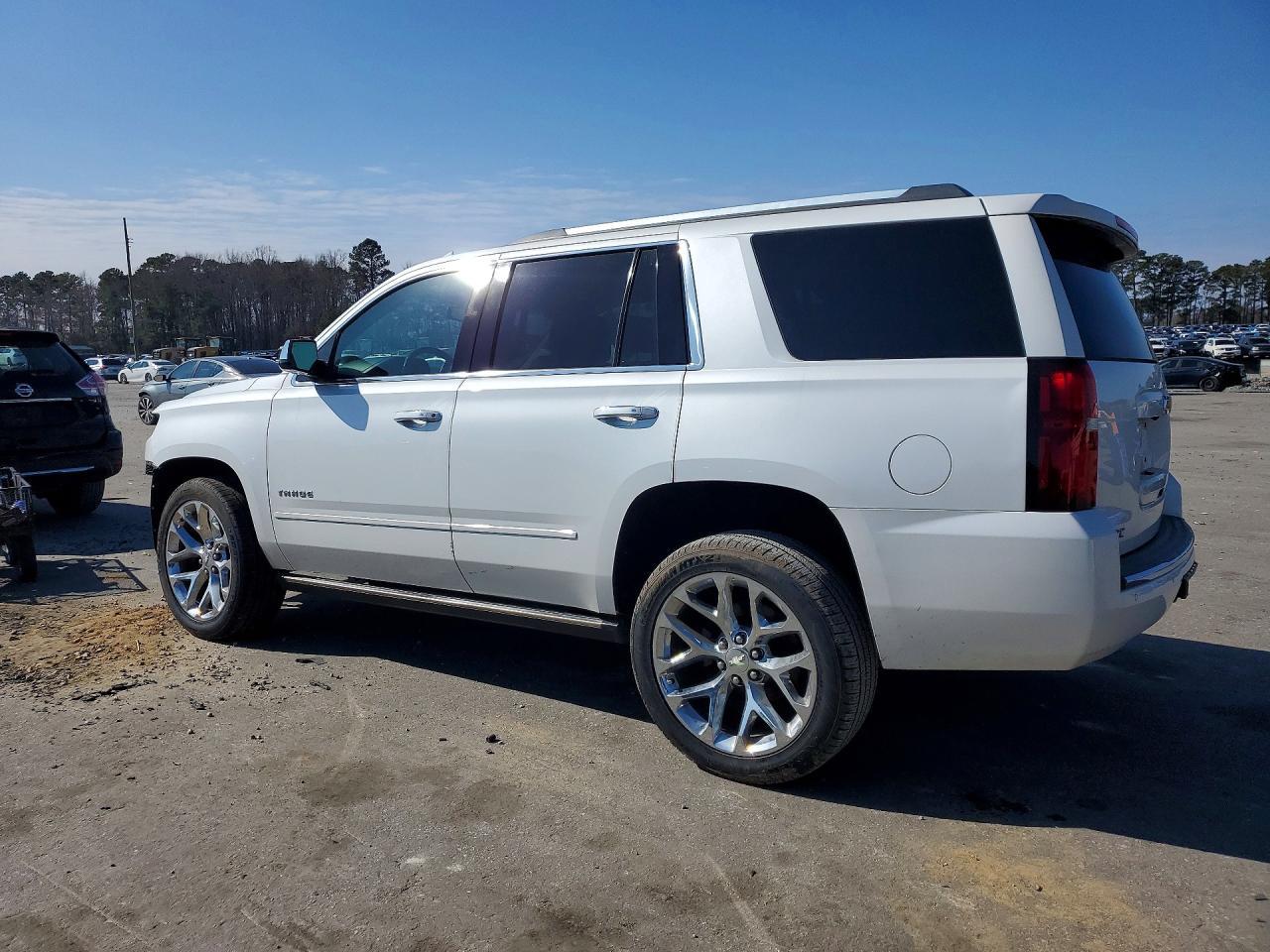 2017 Chevrolet Tahoe K1500 Premier - Фото 2