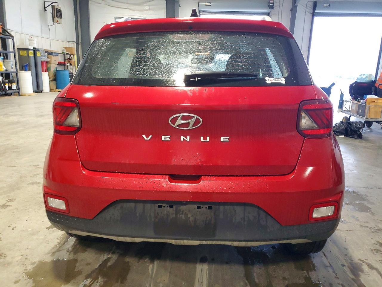 2021 Hyundai Venue Sel - Image 6