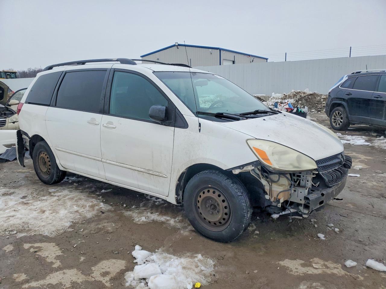 2005 Toyota Sienna Le 7 Passenger - Image 4