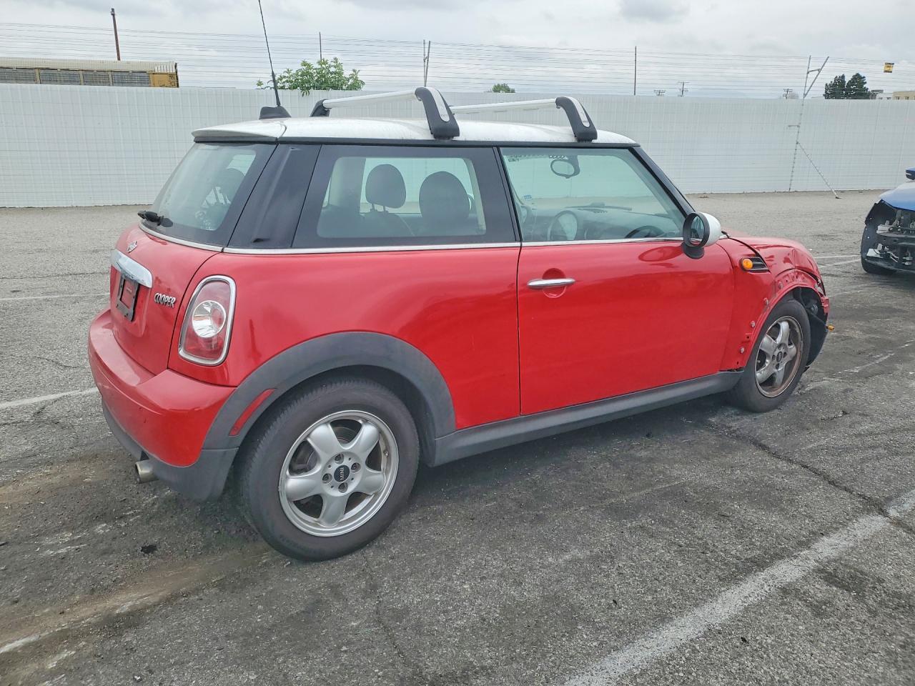2011 Mini Cooper - Image 3
