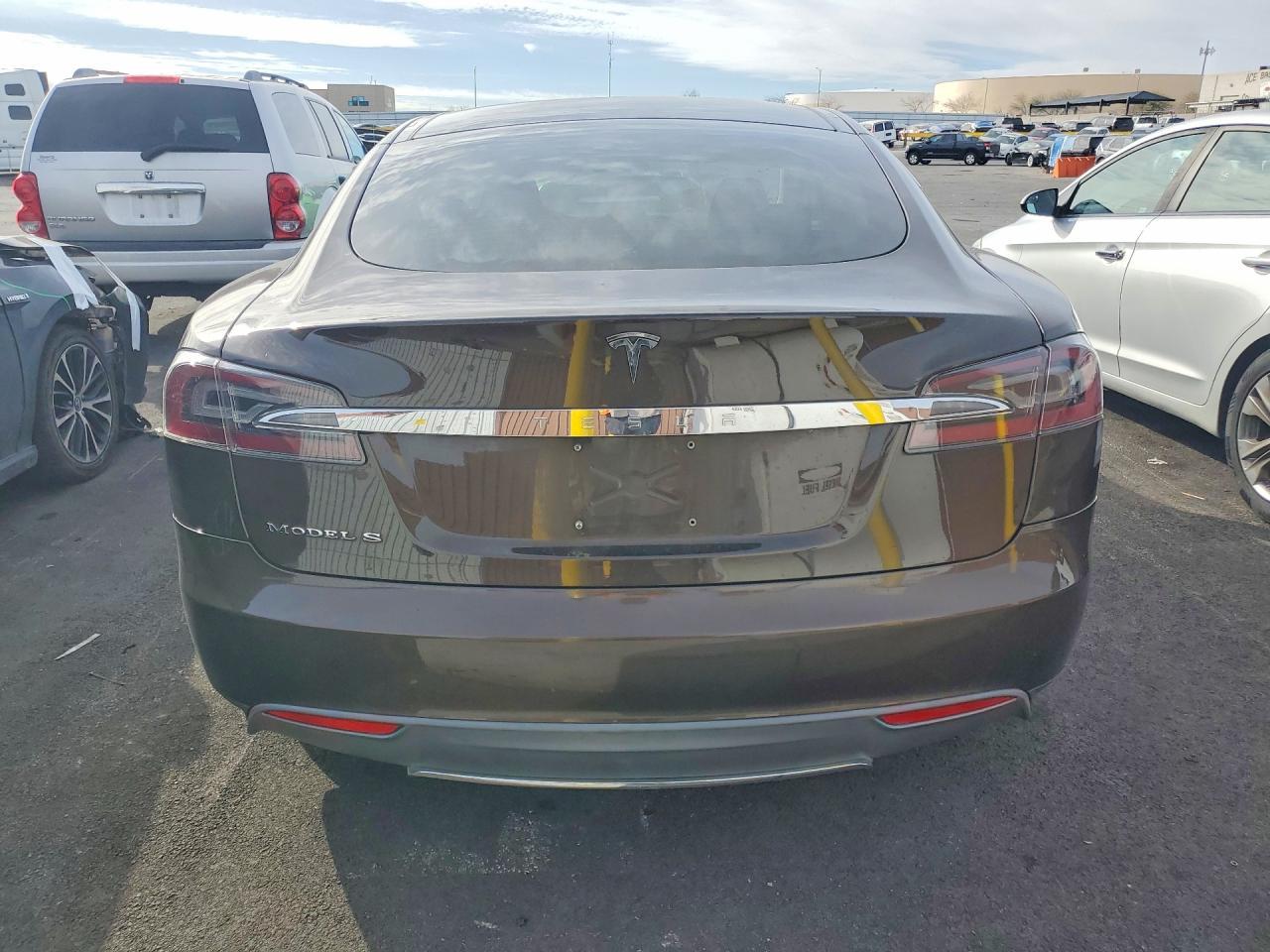 2013 Tesla Model S - Image 6