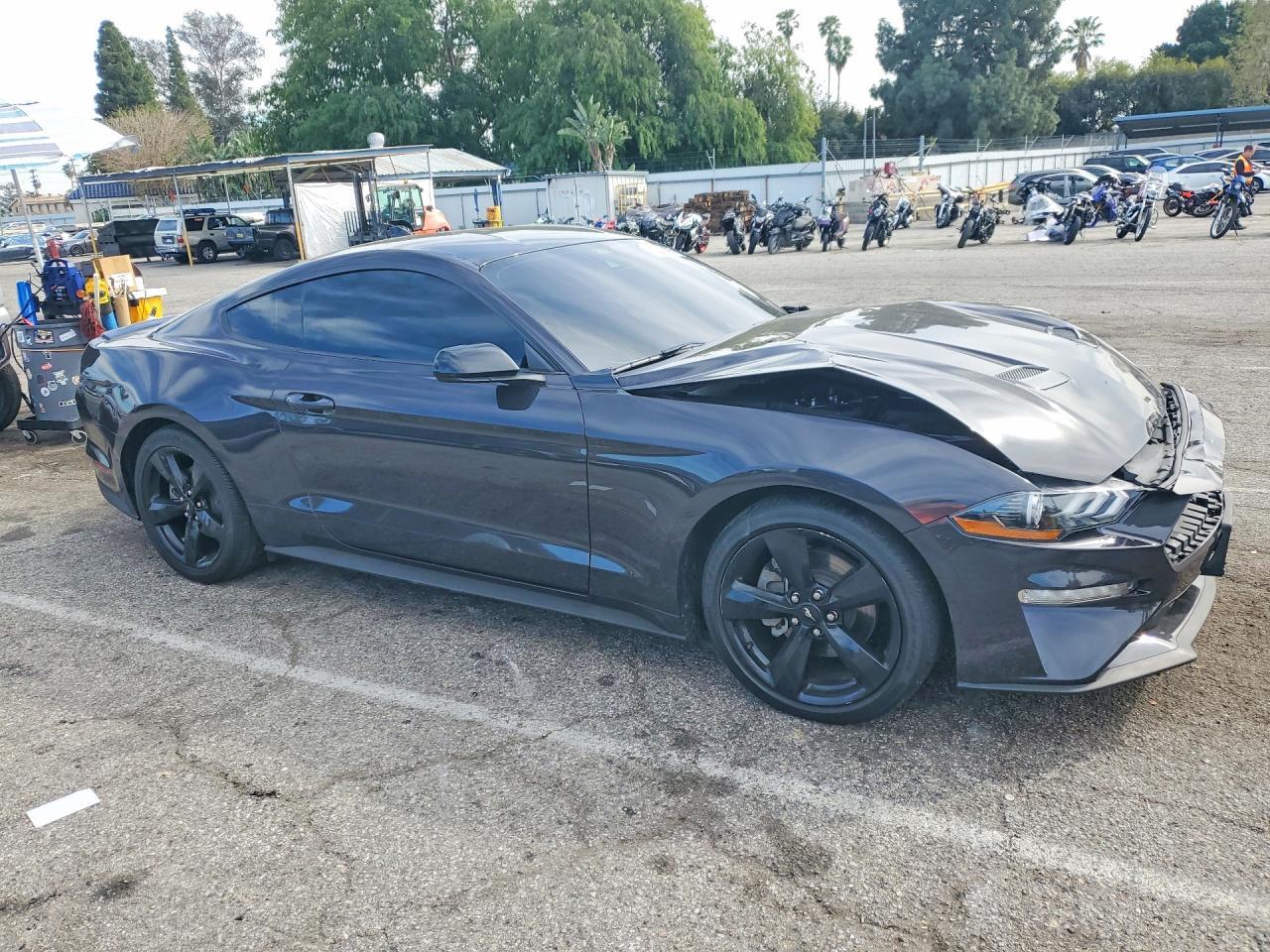 2022 Ford Mustang - Image 4