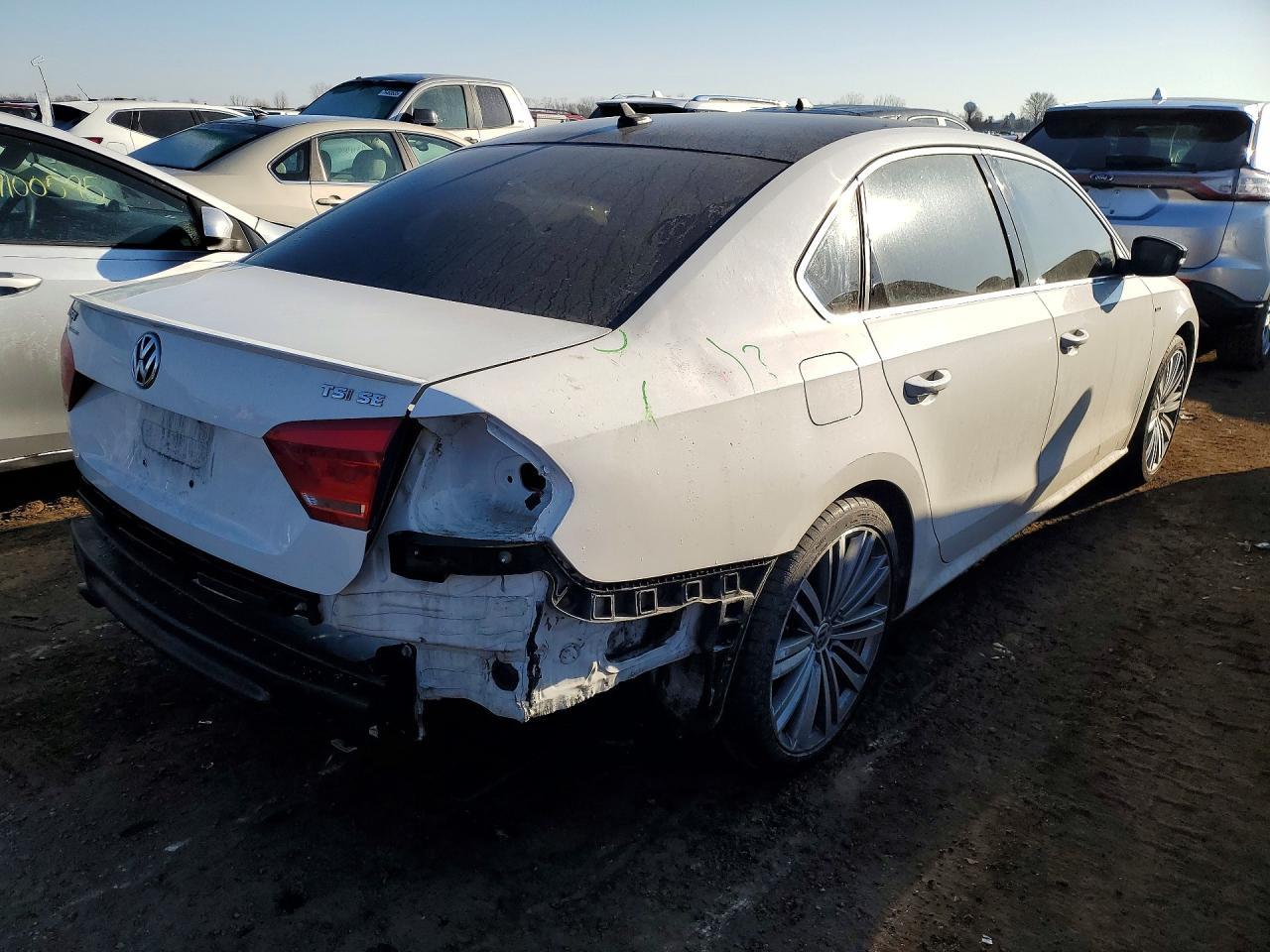 2015 Volkswagen Passat Se - Фото 3