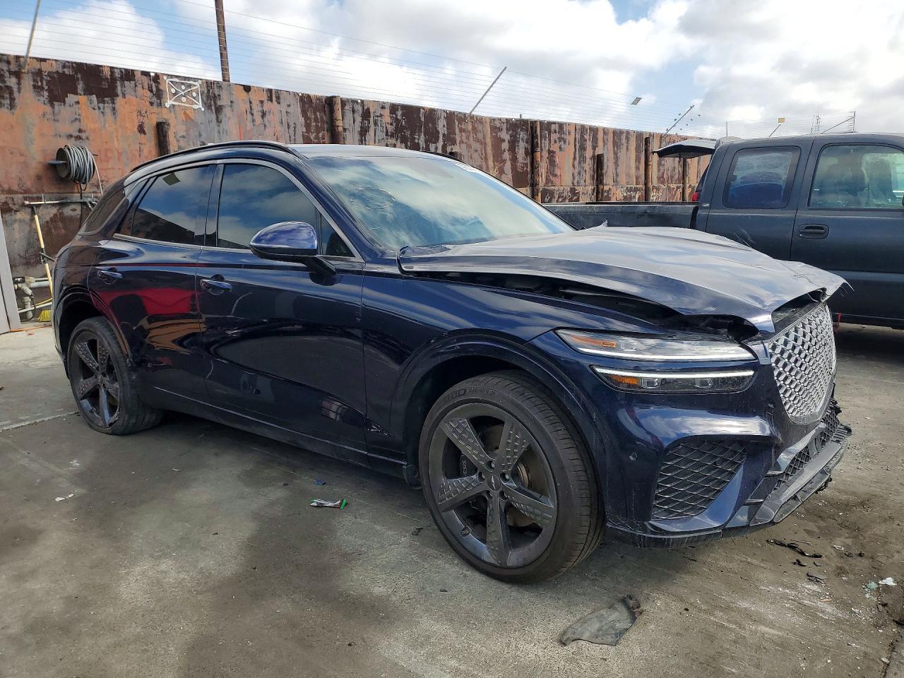 2024 Genesis Gv70 Base - Image 4