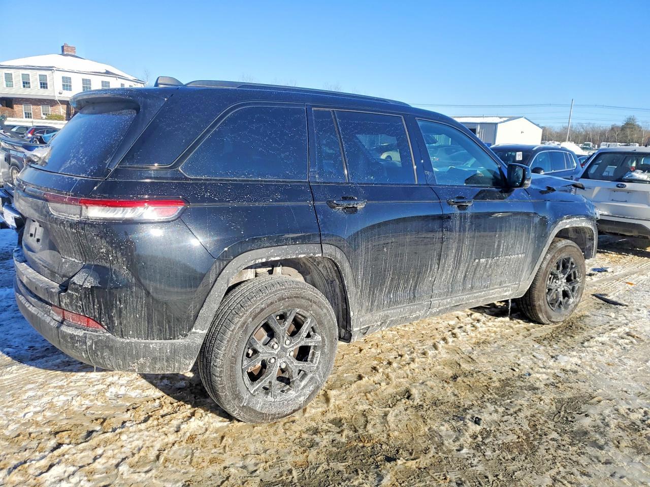 2025 Jeep Grand Cherokee Laredo - Image 3
