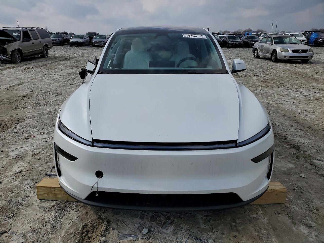 2026 Tesla Model Y - Image 5