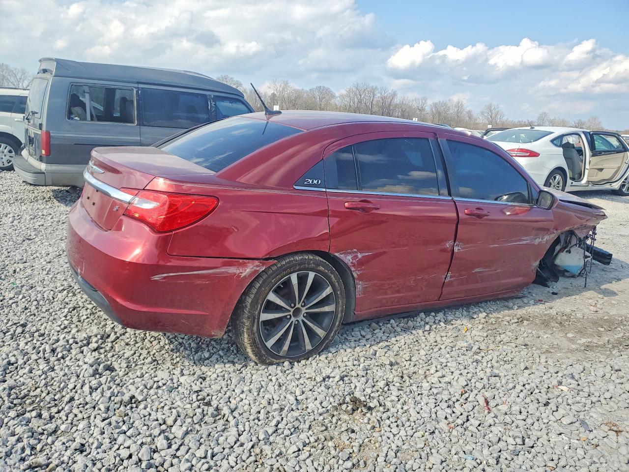 2014 Chrysler 200 Limited - Фото 3
