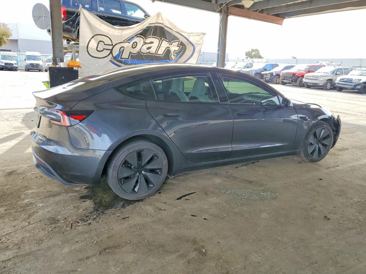 2024 Tesla Model 3 - Image 3