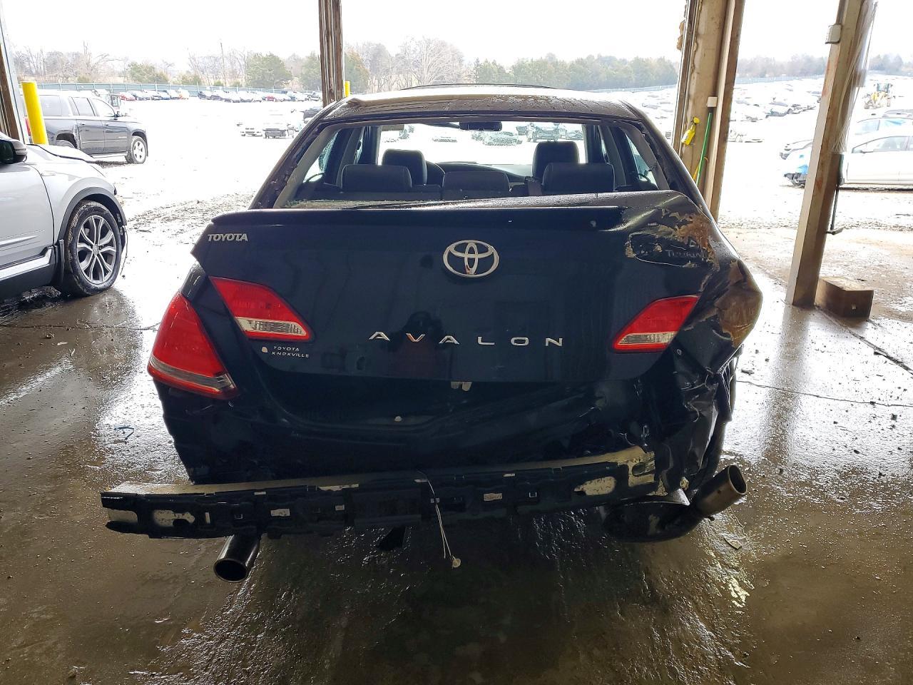 2007 Toyota Avalon Touring - Image 6