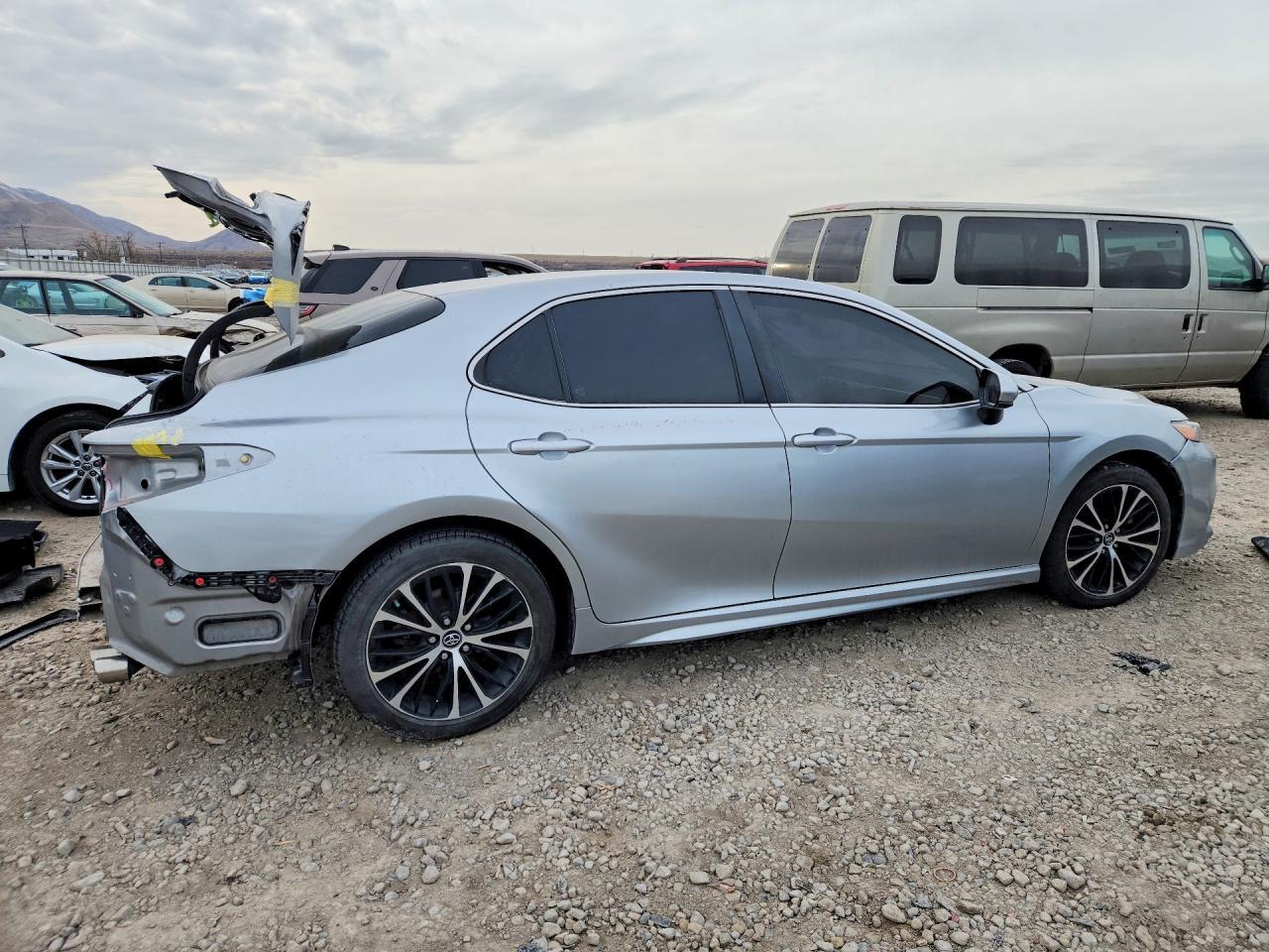 2018 Toyota Camry L - Image 3