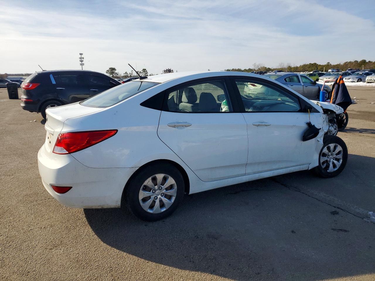 2017 Hyundai Accent Se - Фото 3