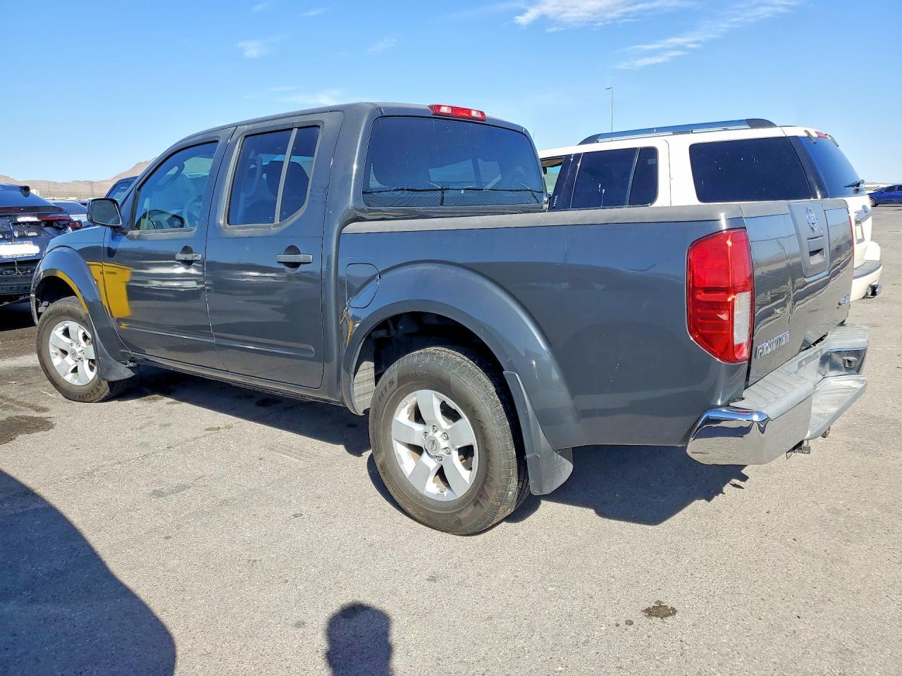 2010 Nissan Frontier Crew Cab Se - Фото 2