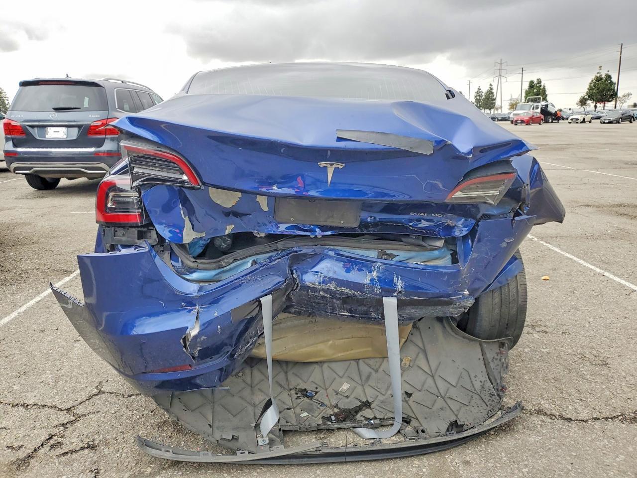 2020 Tesla Model 3 - Фото 6