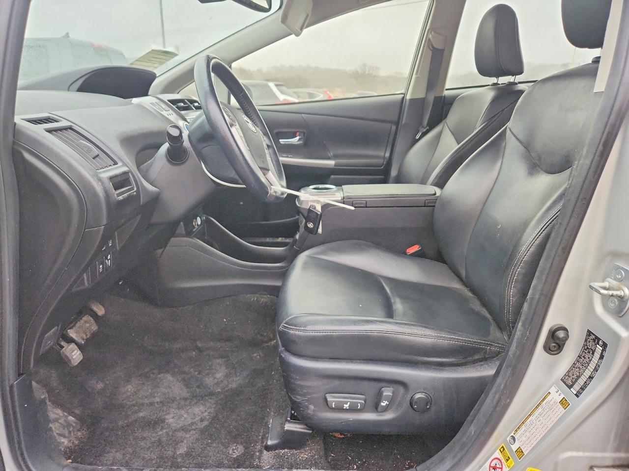 2015 Toyota Prius V - Фото 7