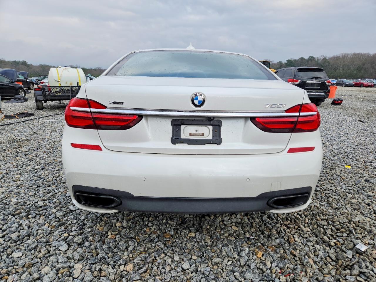 2018 BMW 750 Xi - Image 6