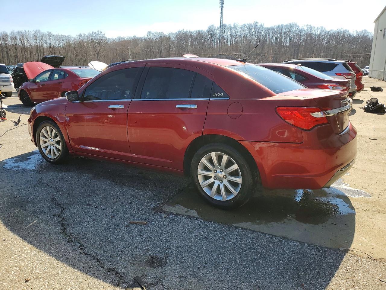 2013 Chrysler 200 Limited - Фото 2