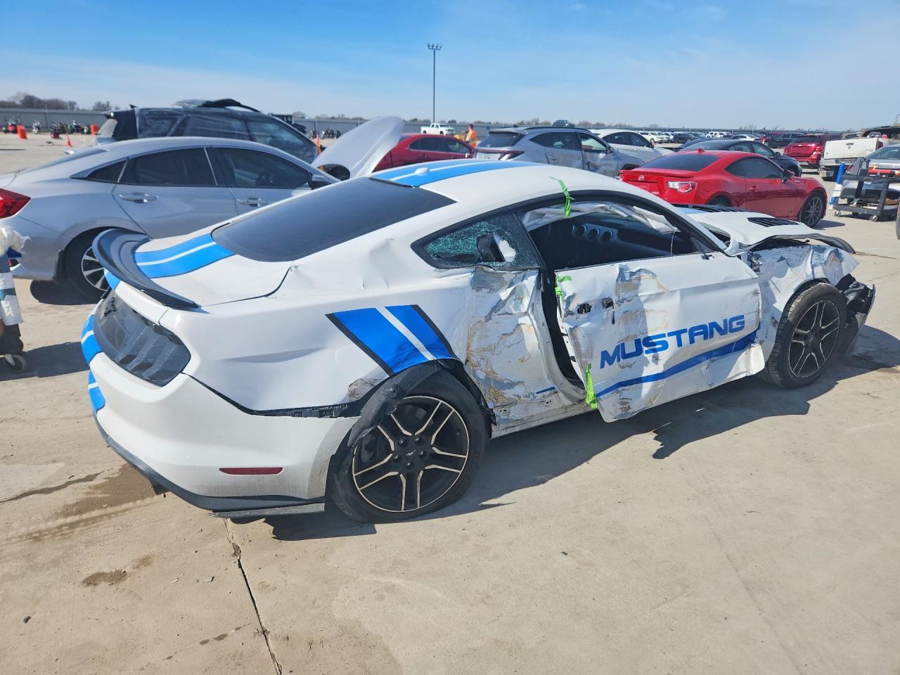 2019 Ford Mustang - Image 3