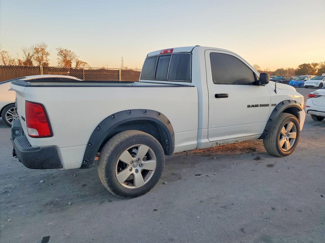 2012 Dodge Ram 1500 St - Фото 3