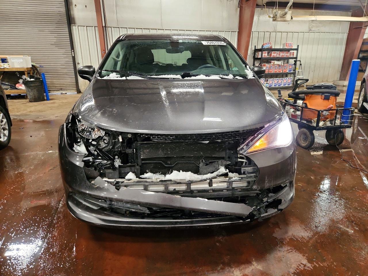 2017 Chrysler Pacifica Touring - Фото 5