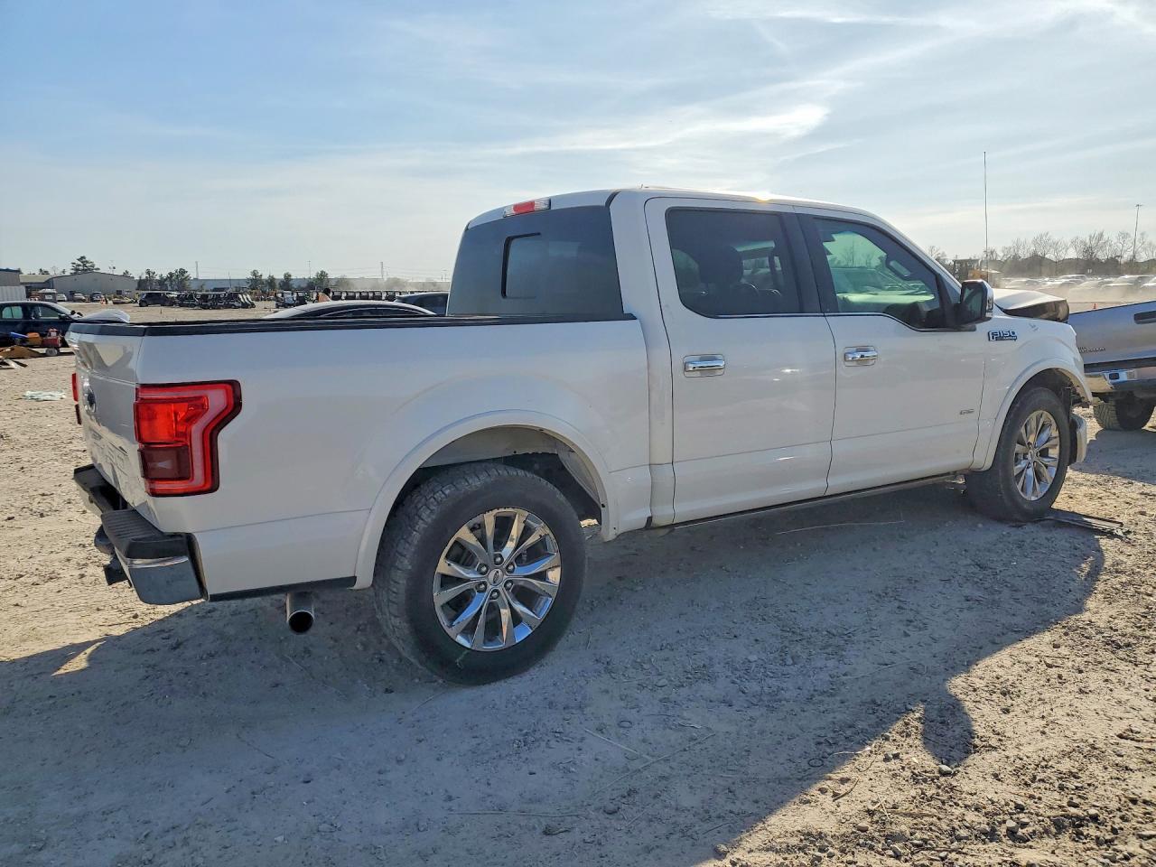 2015 Ford F150 Supercrew - Фото 3