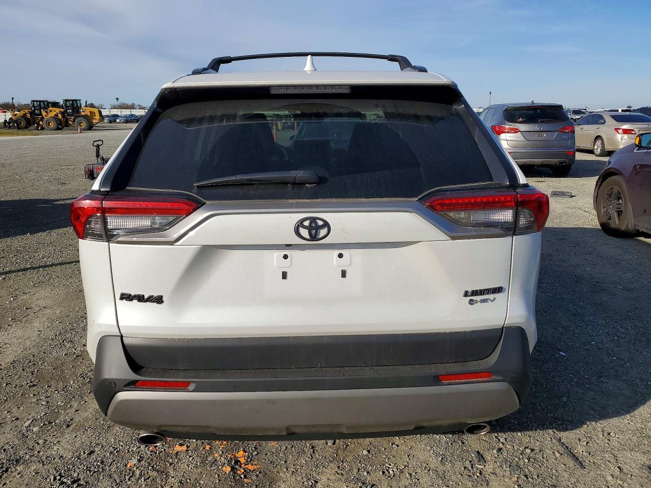2025 Toyota Rav4 Limited - Фото 6