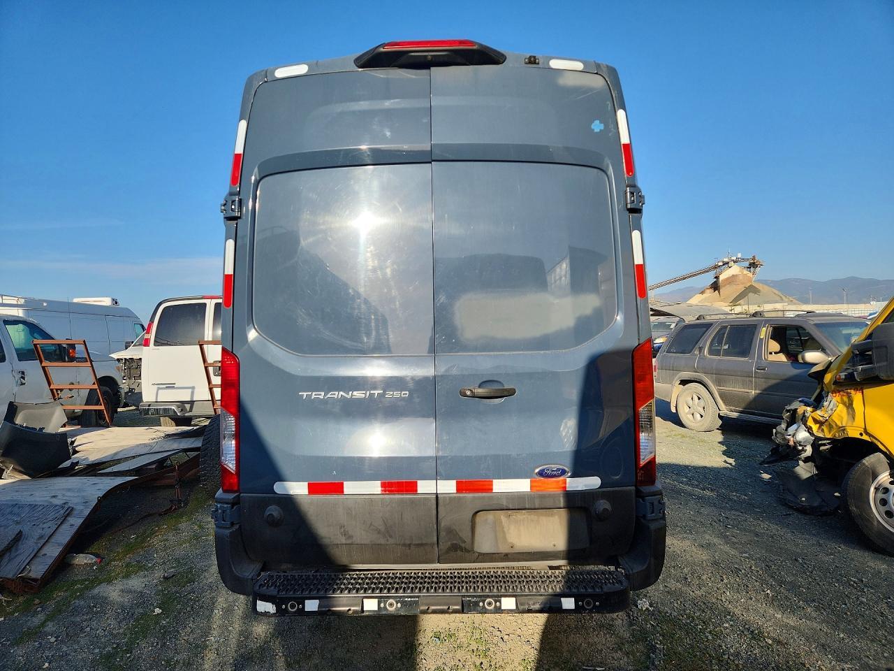2020 Ford Transit T-250 Cargo ** R & D * Cln Title * Pri Fleet ** - Image 6