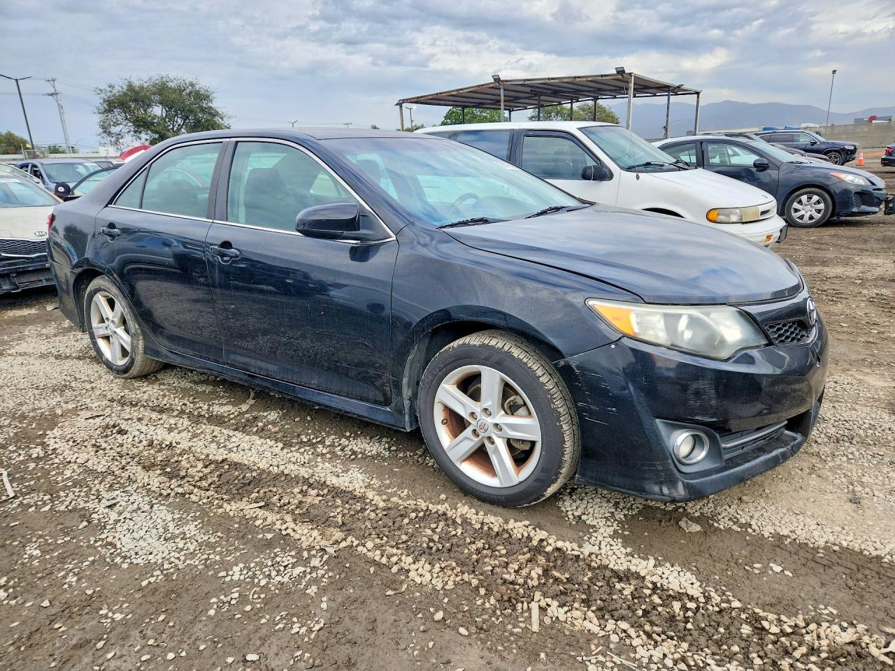2014 Toyota Camry L - Image 4