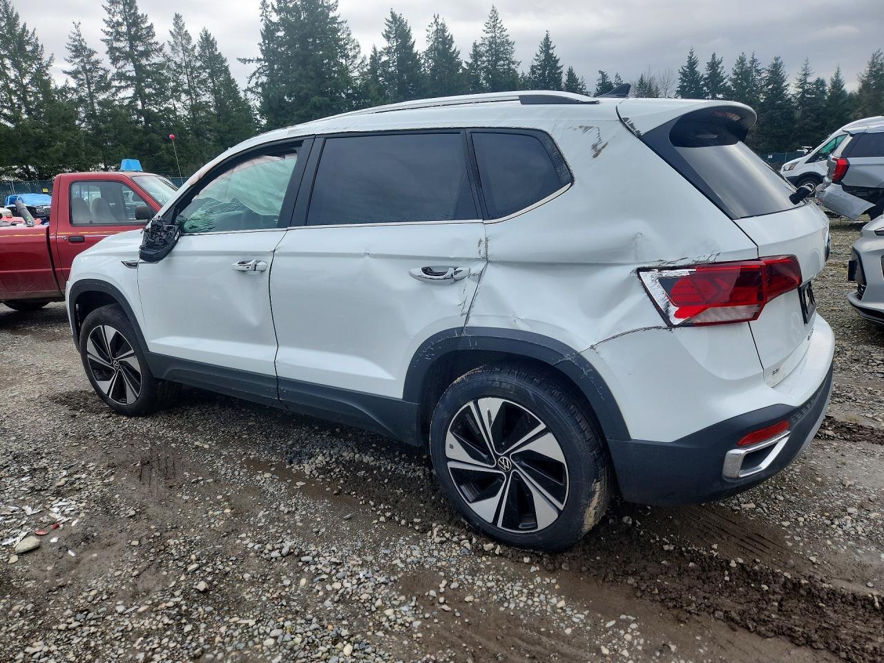 2024 Volkswagen Taos Se - Image 2