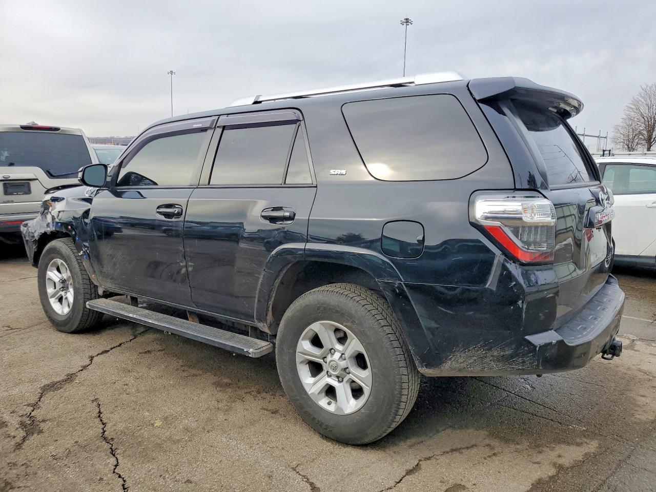 2018 Toyota 4Runner Sr5/Sr5 Premium - Image 2