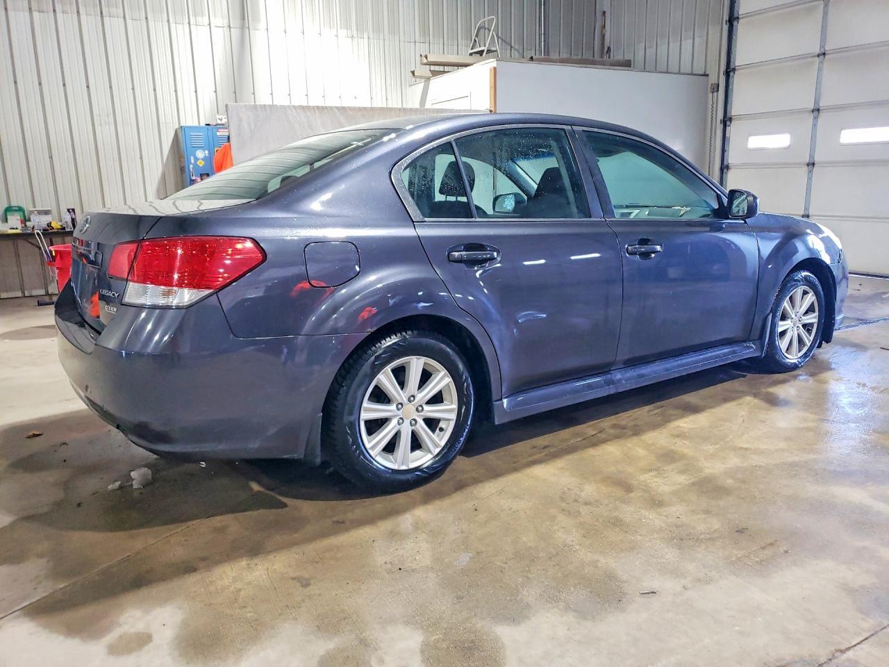 2011 Subaru Legacy 2.5I Premium - Image 3