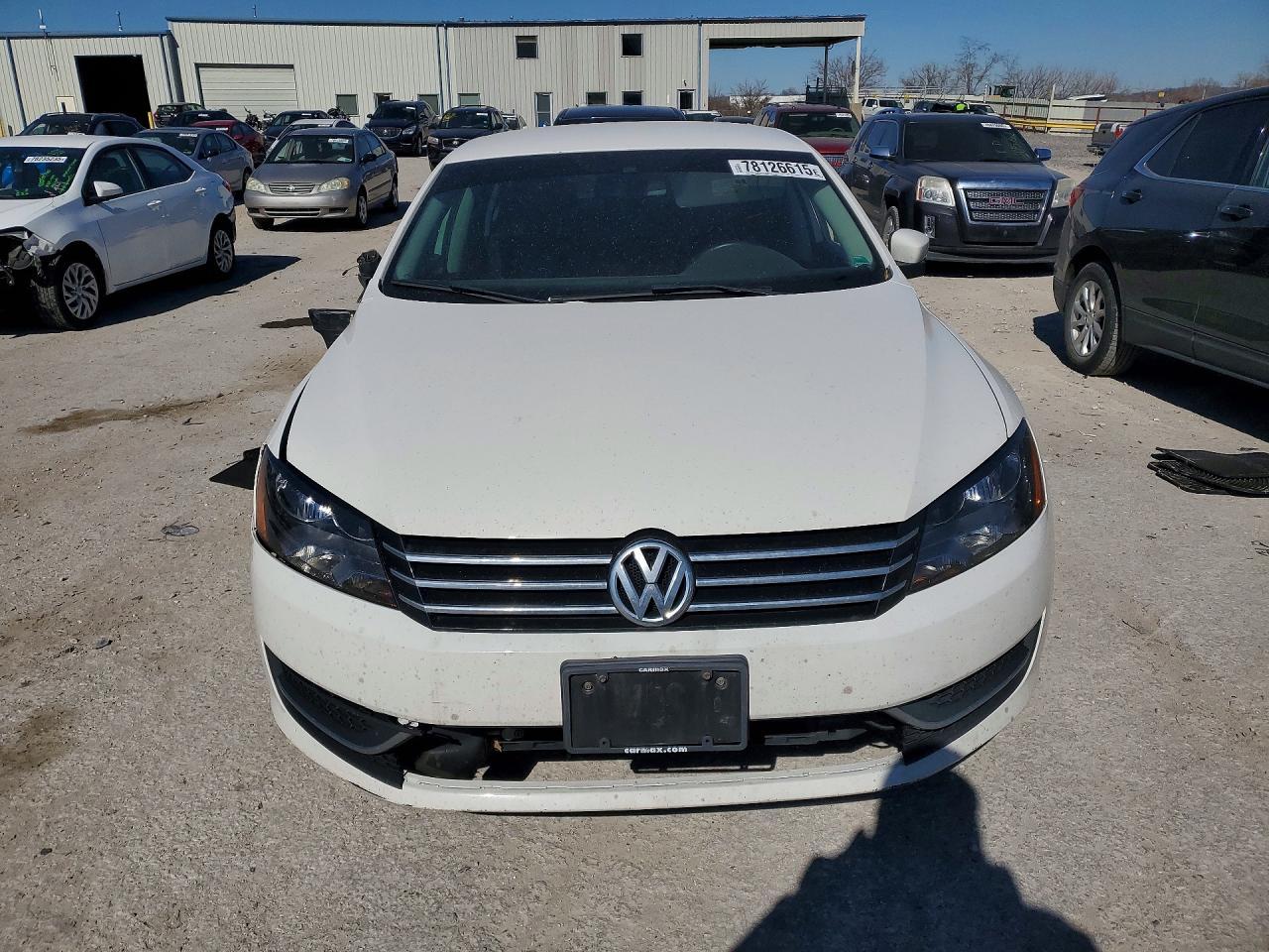 2014 Volkswagen Passat S - Image 5