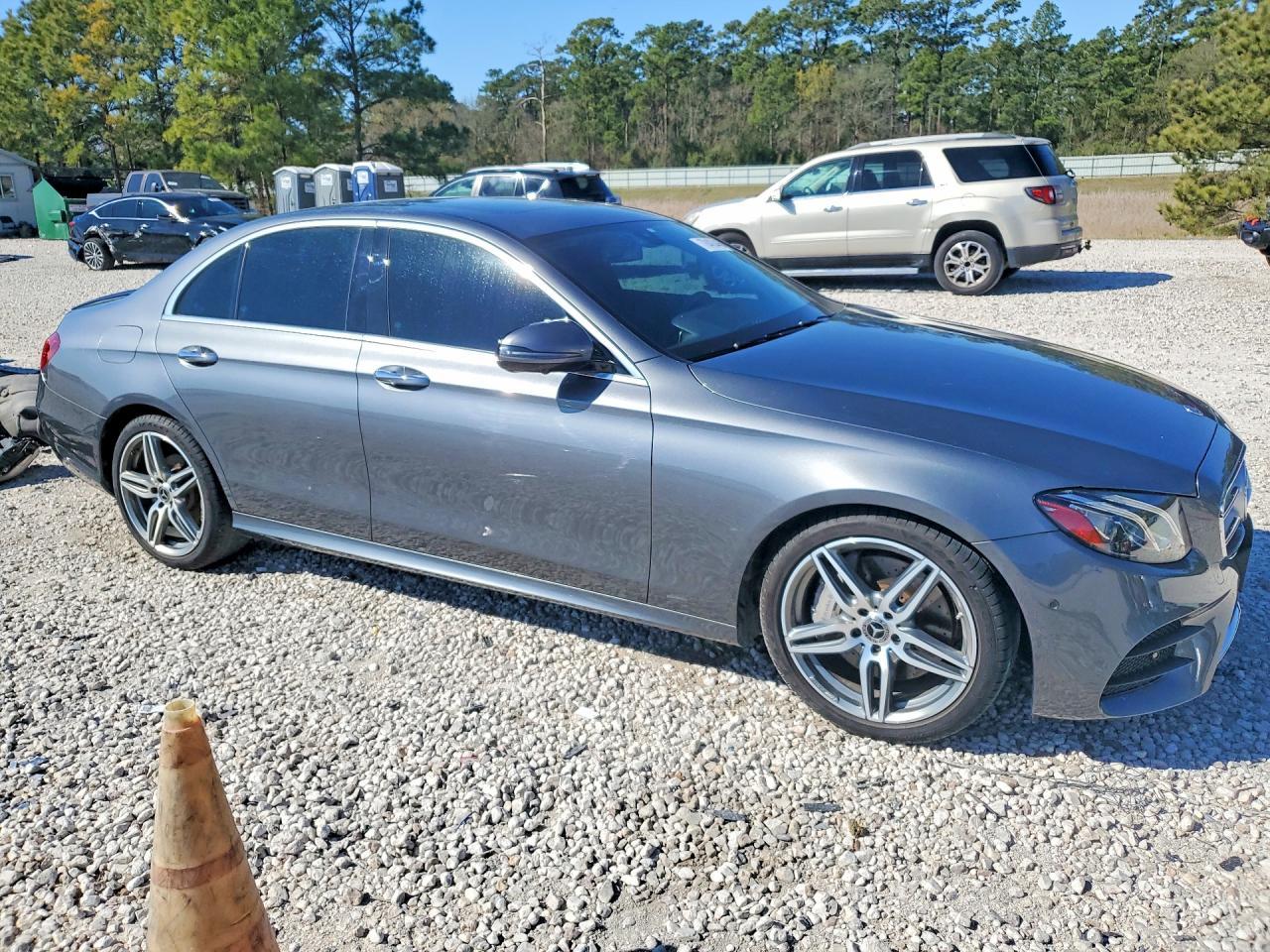 2019 Mercedes-Benz E 300 - Фото 4