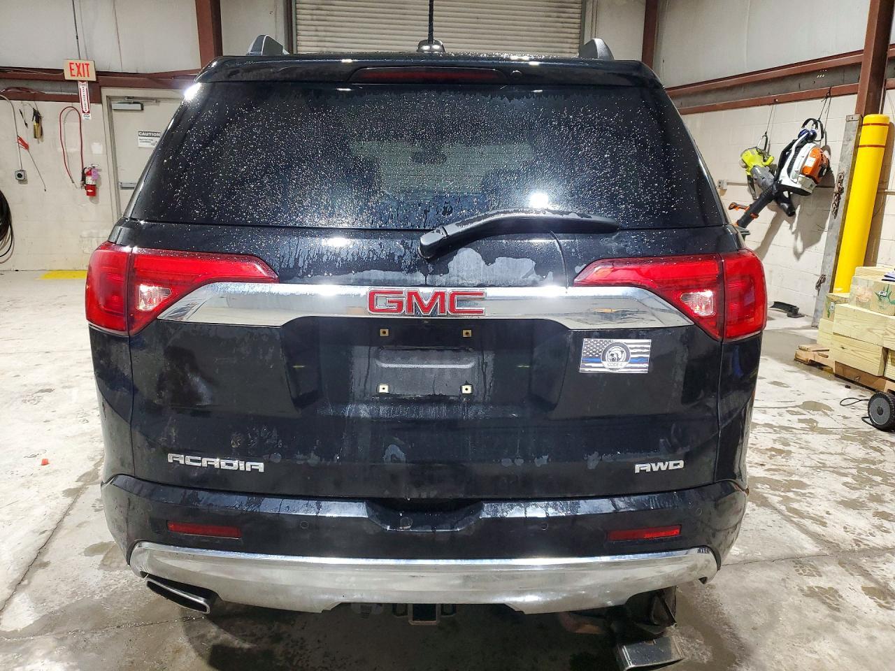 2017 GMC Acadia Denali - Фото 6