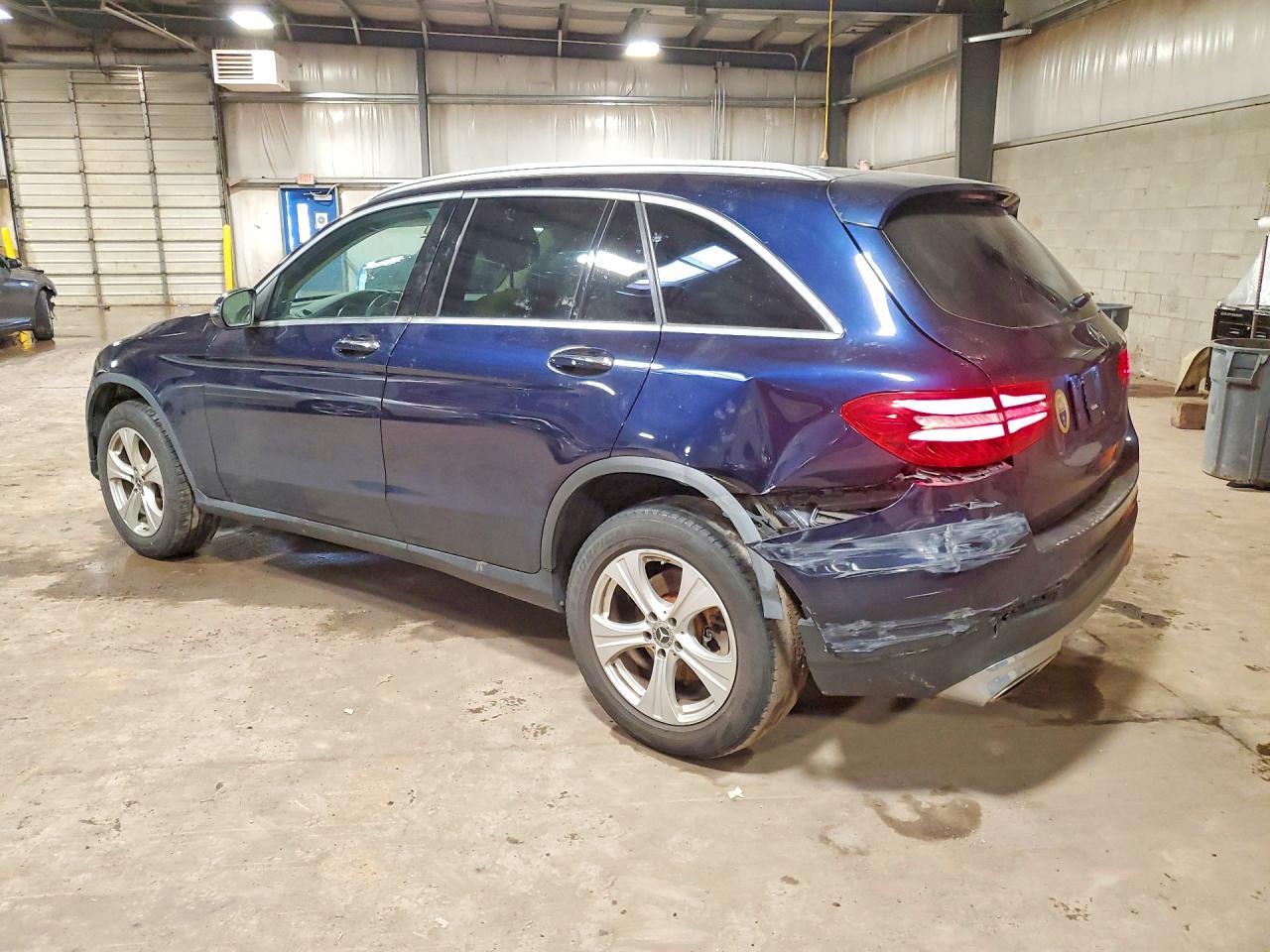 2017 Mercedes-Benz Glc 300 4Matic - Image 2
