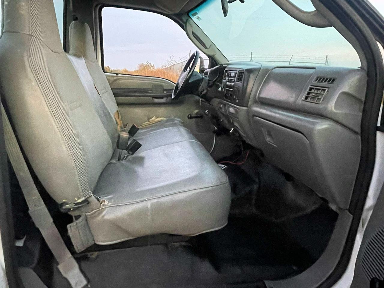 2003 Ford F350 Super Duty - Image 5