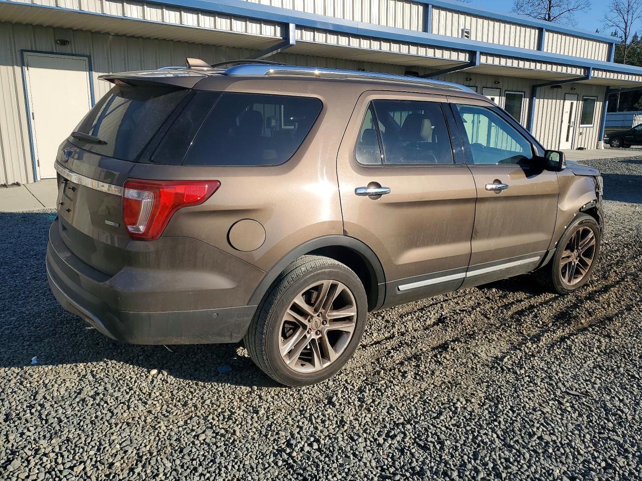 2016 Ford Explorer Limited - Image 3