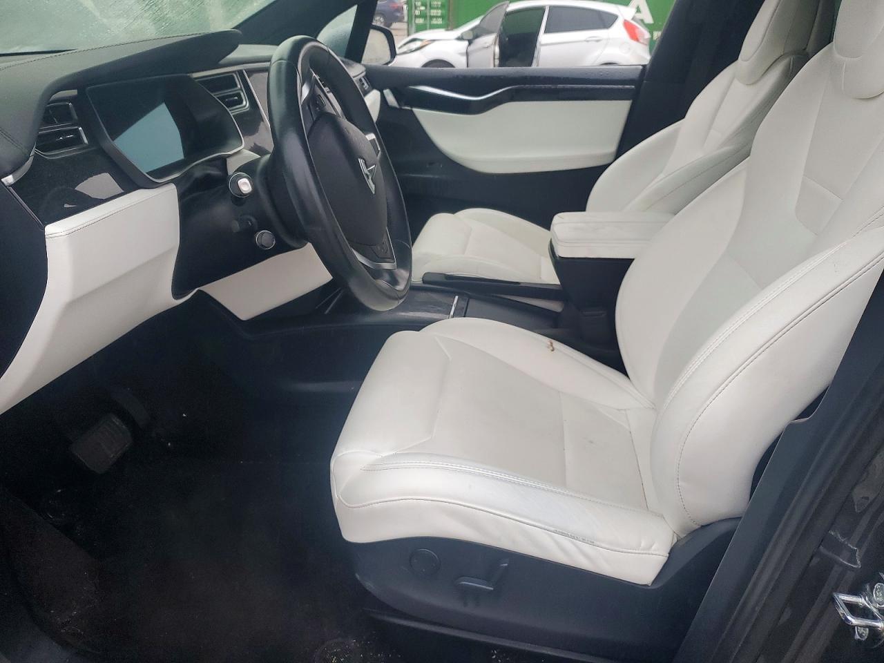 2017 Tesla Model X - Image 7
