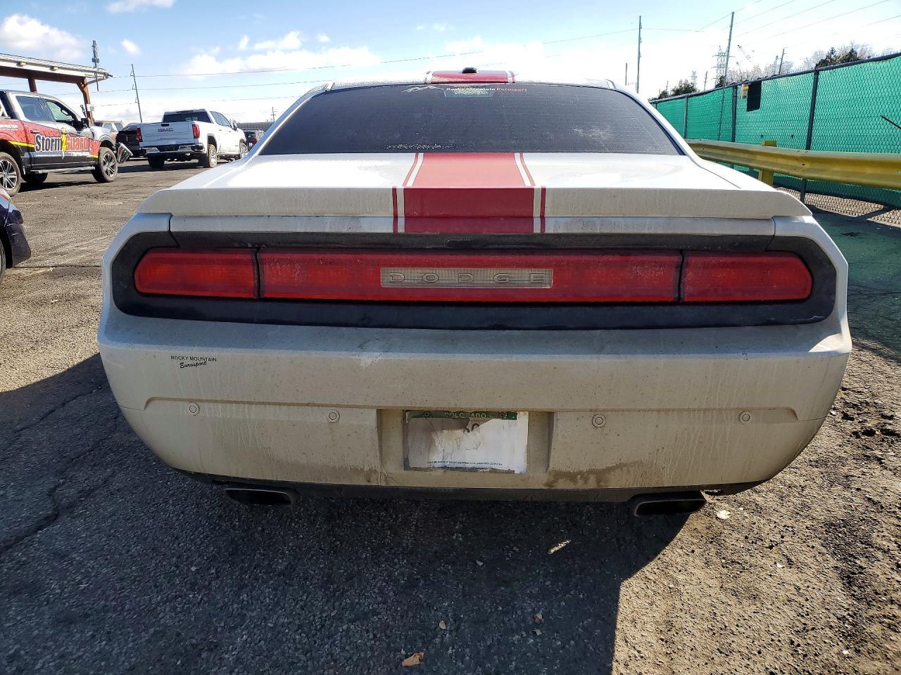 2014 Dodge Challenger Sxt - Image 6