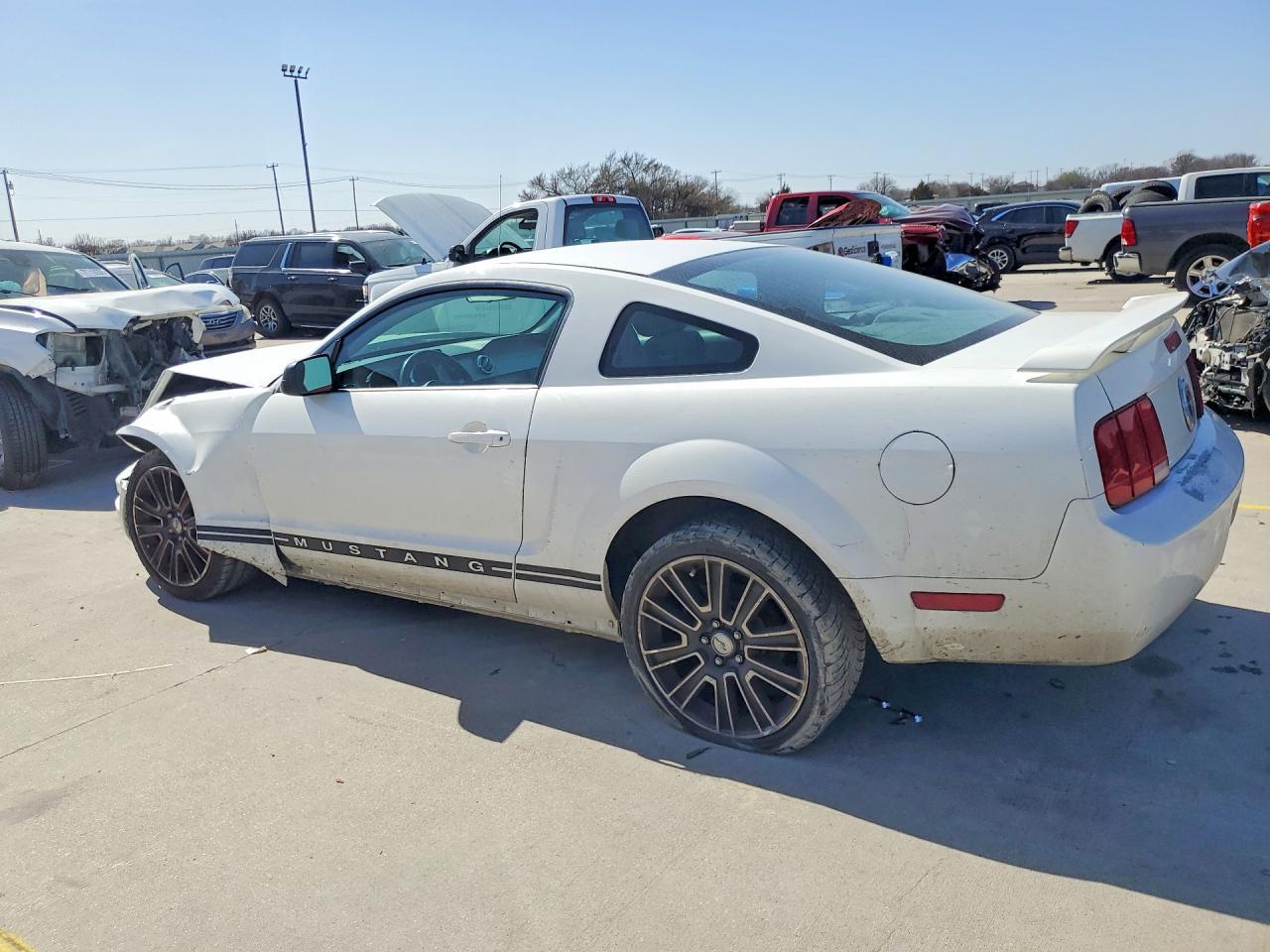2006 Ford Mustang - Фото 2