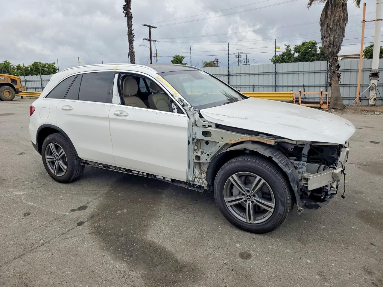 2022 Mercedes-Benz Glc 300 - Image 4